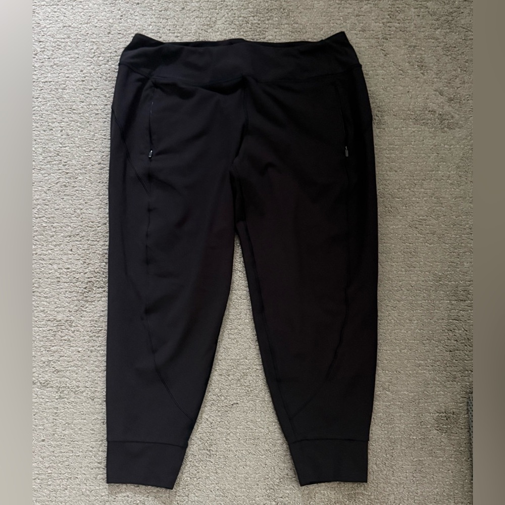 Athleta Rainer Jogger in Black